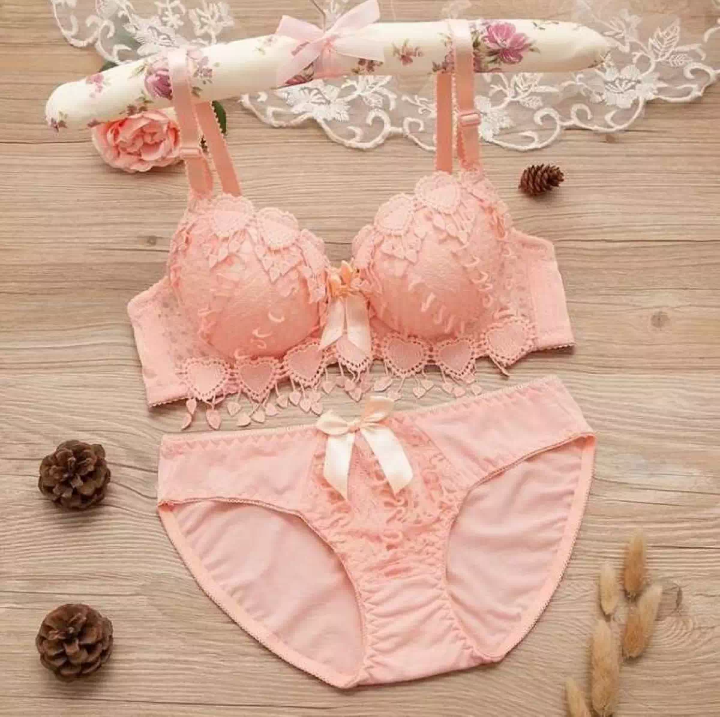Women Push Up Bra and Panty Set Girl Floral Lace Underwear Set Underwire Brassiere